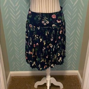 NWT Ann Taylor LOFT Pleated Skirt Size 8